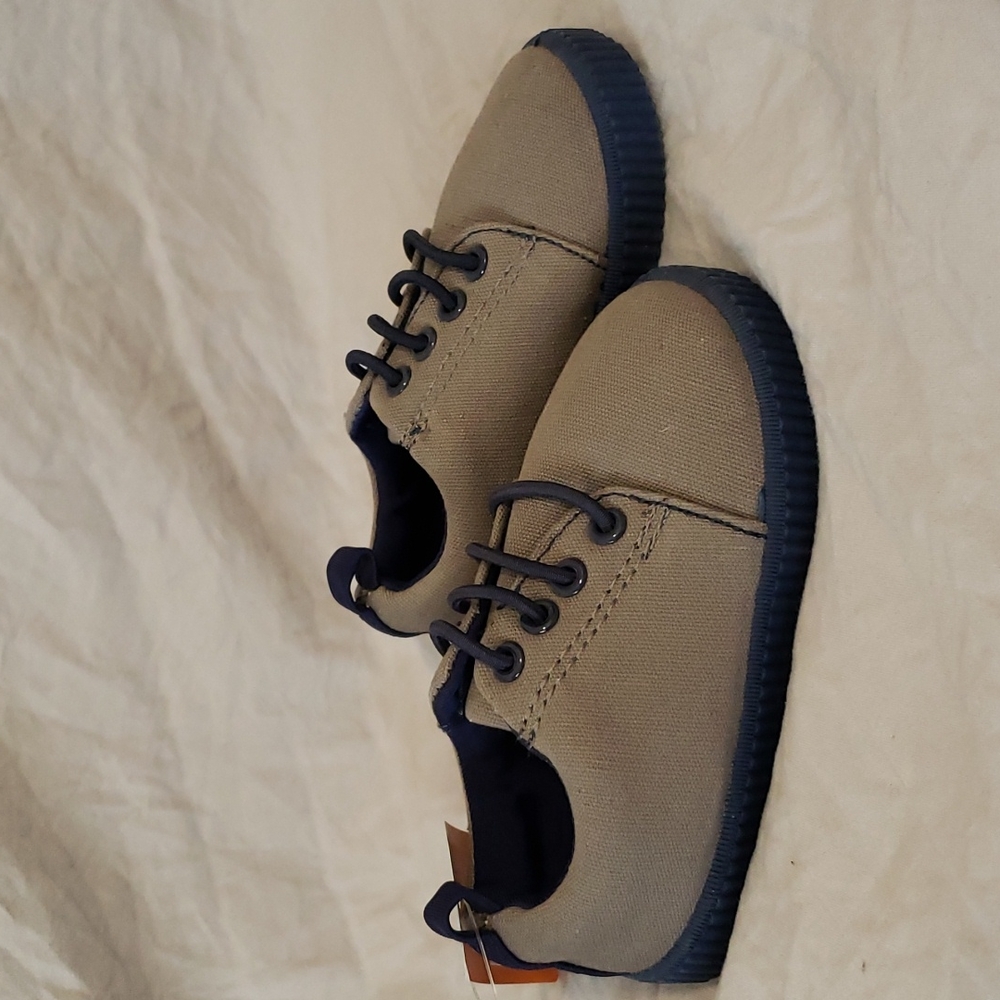 Zoe & Zac Canvas toddler shoes